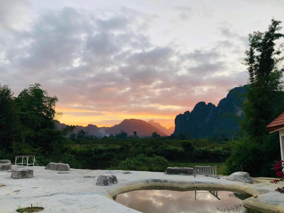 Jungle Paradise Vangvieng - Bungalows Vang Vieng Bagian luar foto