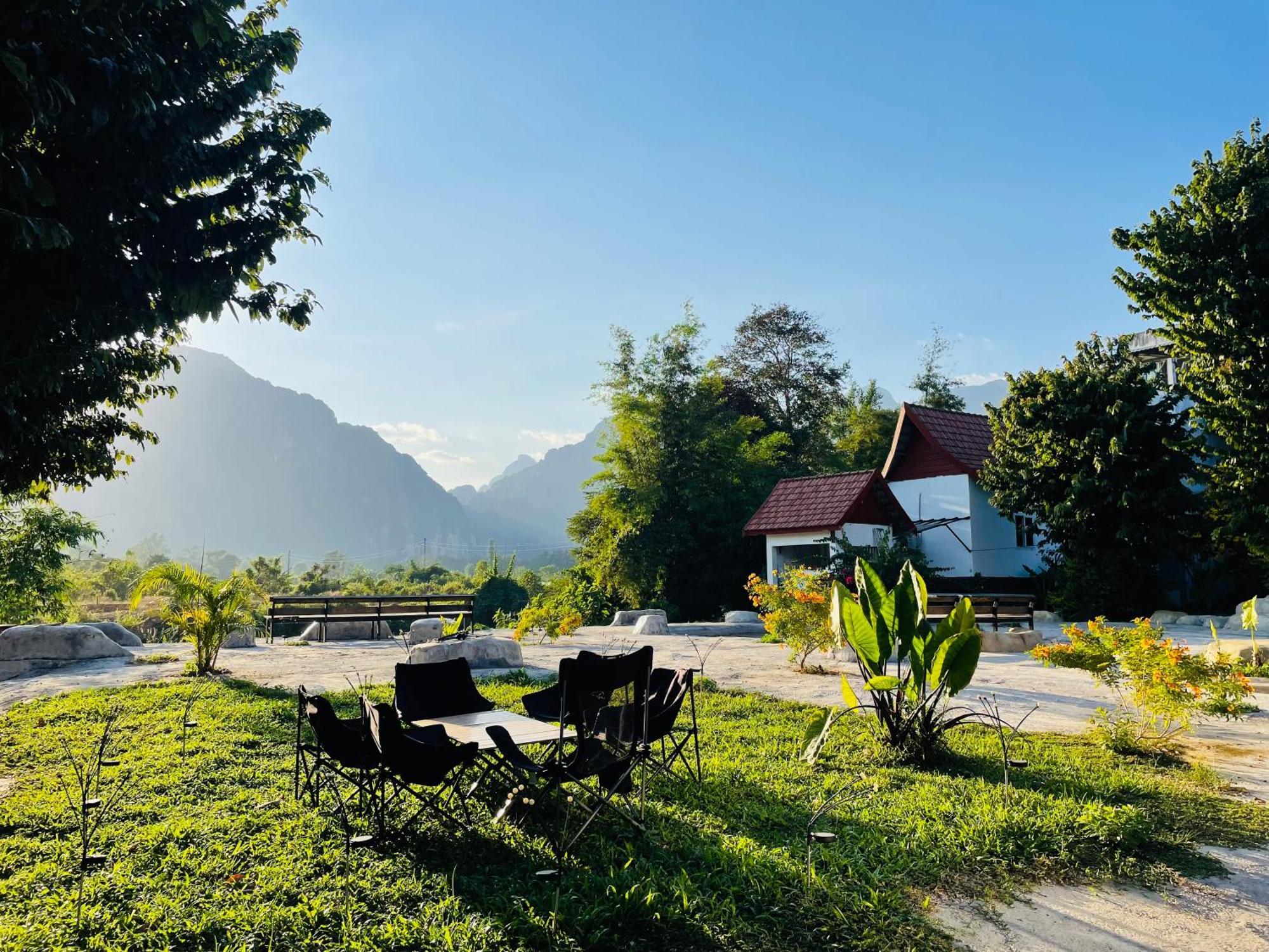 Jungle Paradise Vangvieng - Bungalows Vang Vieng Bagian luar foto