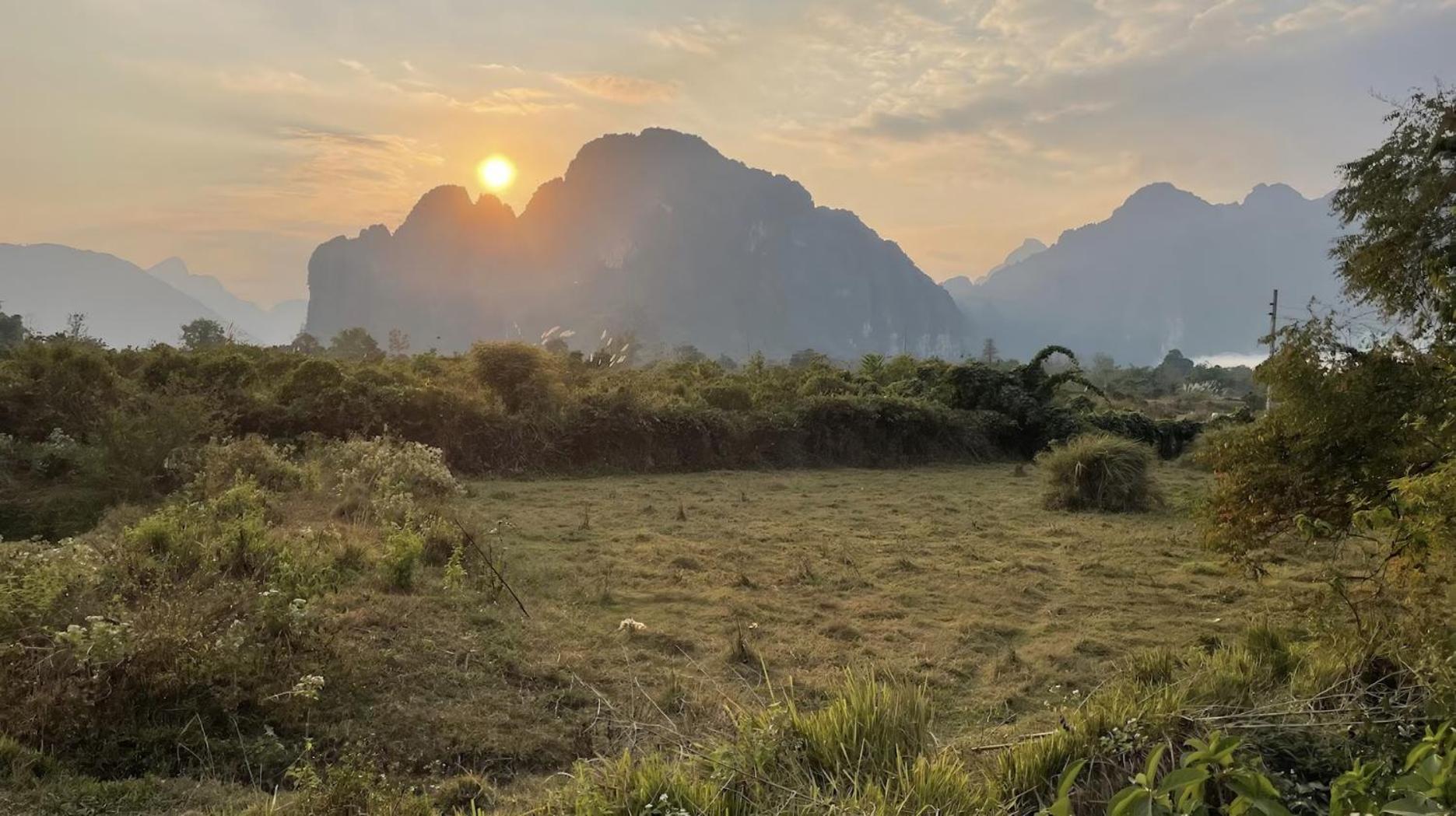 Jungle Paradise Vangvieng - Bungalows Vang Vieng Bagian luar foto